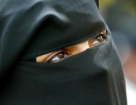 في ايطاليا: فرض غرامة مالية على المسلمات اللواتي يرتدين النقاب صورة رقم 1