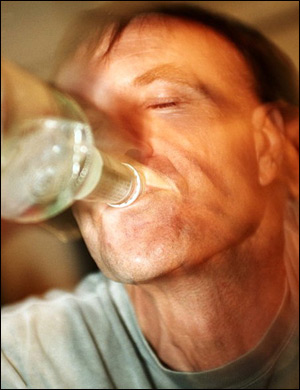 يقتل أمه ابنته وصديقتة ومن ثم ينتحر! صورة رقم 1 يقتل أمه ابنته وصديقتة ومن ثم ينتحر! صورة رقم 1