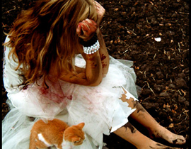 مجموعة شباب يغتصبون فتاة علناً بالشارع.. والمارة يتابعون السير صورة رقم 1