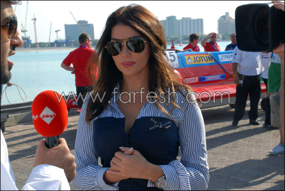 مي حريري اول فنانة عربية على متن سفينة السيدات المتجهة الى غزة!  صورة رقم 18