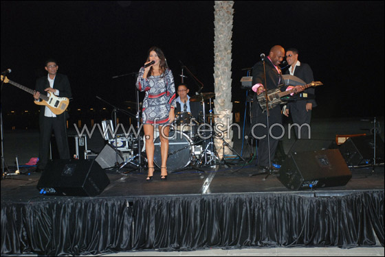 مي حريري اول فنانة عربية على متن سفينة السيدات المتجهة الى غزة!  صورة رقم 22