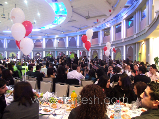 زهير فرنسيس يشعل 