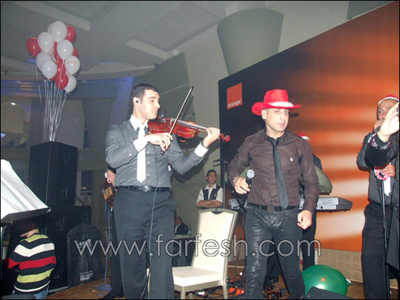 زهير فرنسيس يشعل 