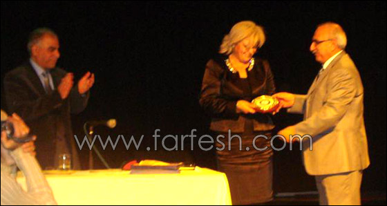 المبدعة شادية حامد تتسلم وسام النور في السويد  صورة رقم 1