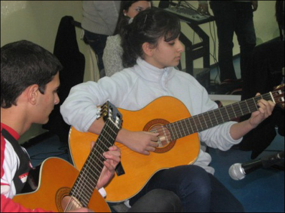 سلكوم تبادر الى يوم فني في مركز سلكوم تبادر الى يوم فني في مركز