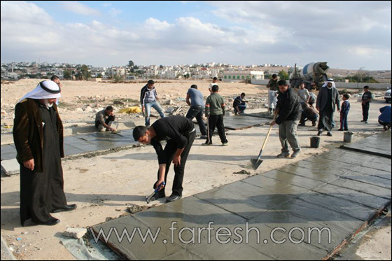 عرعرة النقب: الحركة الإسلامية تنظم معسكر عمل تطوعي لصنع قوالب تستعمل للقبور  صورة رقم 36