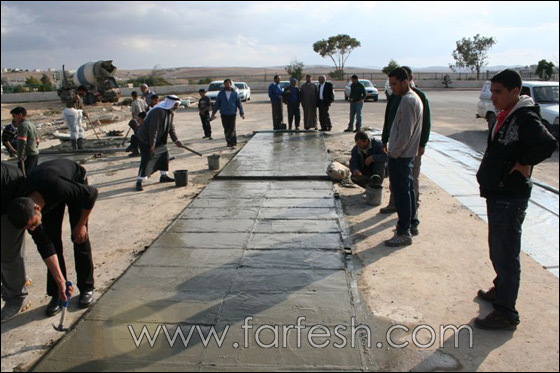 عرعرة النقب: الحركة الإسلامية تنظم معسكر عمل تطوعي لصنع قوالب تستعمل للقبور  صورة رقم 22