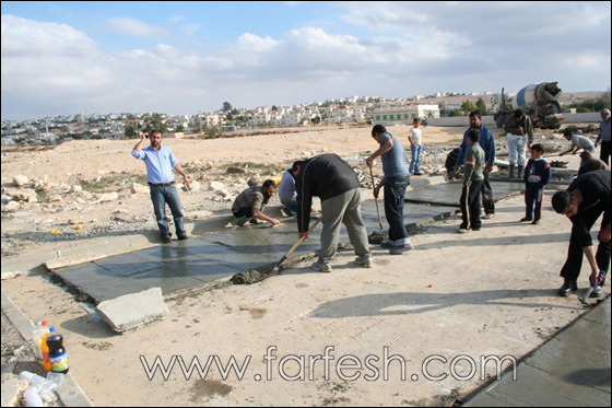 عرعرة النقب: الحركة الإسلامية تنظم معسكر عمل تطوعي لصنع قوالب تستعمل للقبور  صورة رقم 26