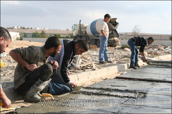 عرعرة النقب: الحركة الإسلامية تنظم معسكر عمل تطوعي لصنع قوالب تستعمل للقبور  صورة رقم 23