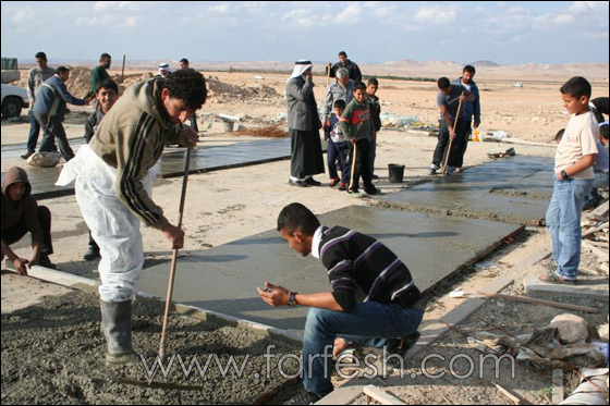 عرعرة النقب: الحركة الإسلامية تنظم معسكر عمل تطوعي لصنع قوالب تستعمل للقبور  صورة رقم 28