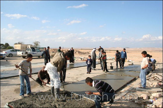 عرعرة النقب: الحركة الإسلامية تنظم معسكر عمل تطوعي لصنع قوالب تستعمل للقبور  صورة رقم 20
