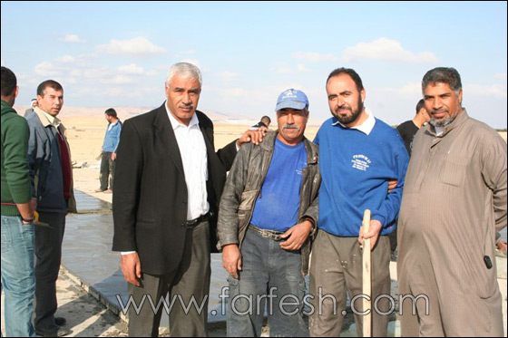 عرعرة النقب: الحركة الإسلامية تنظم معسكر عمل تطوعي لصنع قوالب تستعمل للقبور  صورة رقم 18