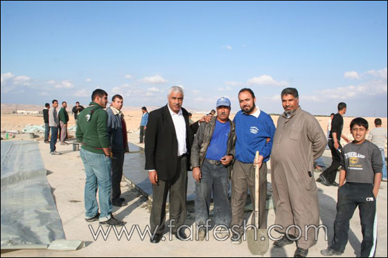 عرعرة النقب: الحركة الإسلامية تنظم معسكر عمل تطوعي لصنع قوالب تستعمل للقبور  صورة رقم 37