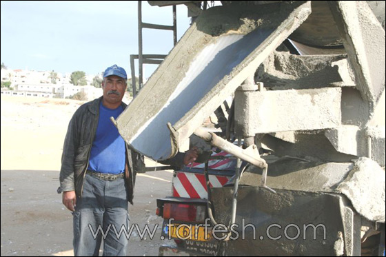 عرعرة النقب: الحركة الإسلامية تنظم معسكر عمل تطوعي لصنع قوالب تستعمل للقبور  صورة رقم 5