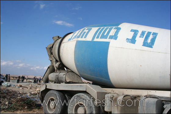 عرعرة النقب: الحركة الإسلامية تنظم معسكر عمل تطوعي لصنع قوالب تستعمل للقبور  صورة رقم 38