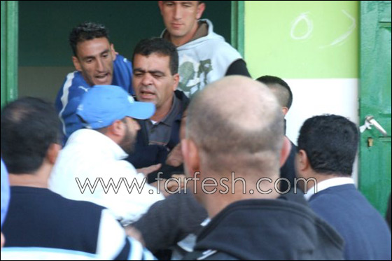 إصابات والغاز المسيل للدموع في ملعب كفركنا   صورة رقم 7