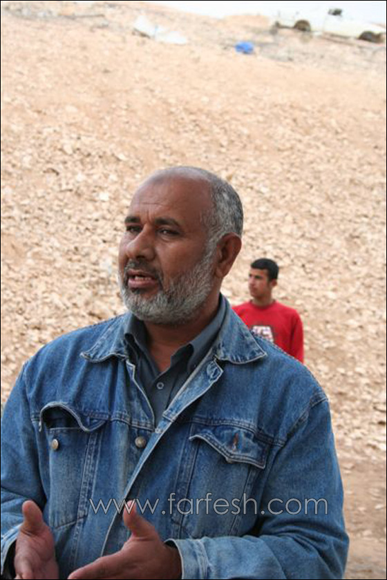 المجلس الإقليمي يبني خياما لسكان قرية طويل أبو جرول صورة رقم 3