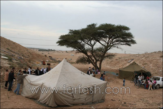 المجلس الإقليمي يبني خياما لسكان قرية طويل أبو جرول صورة رقم 19