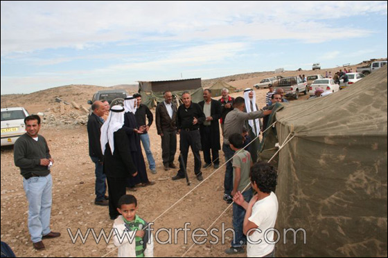 المجلس الإقليمي يبني خياما لسكان قرية طويل أبو جرول صورة رقم 22