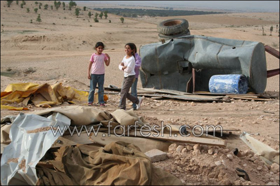 المجلس الإقليمي يبني خياما لسكان قرية طويل أبو جرول صورة رقم 8