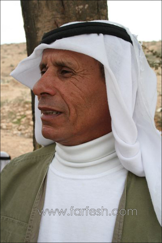 المجلس الإقليمي يبني خياما لسكان قرية طويل أبو جرول صورة رقم 13