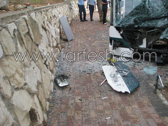 20 جريحا في تصادم بين حافلتين في الناصرة  صورة رقم 13