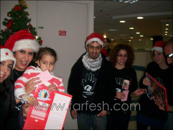 الناصرة: جامعيون ينشرون بهجة الاعياد على وجوه أطفال ومسنين في المستشفيات  صورة رقم 6