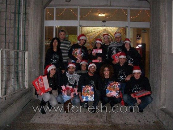 الناصرة: جامعيون ينشرون بهجة الاعياد على وجوه أطفال ومسنين في المستشفيات  صورة رقم 3