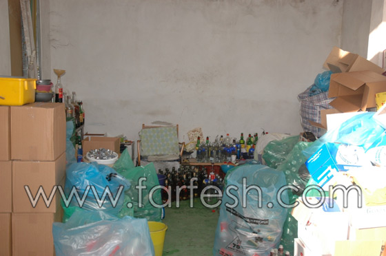 اكتشاف مختبر لتزوير الويسكي الفاخر في الطيبة     صورة رقم 2