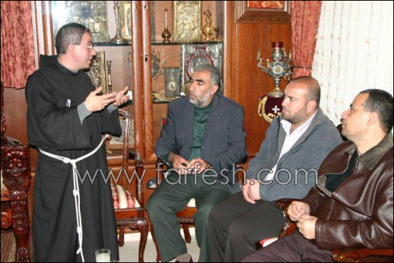 الحركة الإسلامية في كفركنا تعايد الطائفة المسيحية بالاعياد المجيدة صورة رقم 2