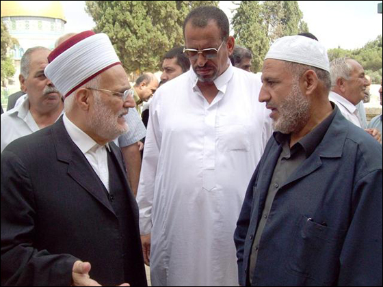 الشرطة تستأنف وتطلب ابعاد الشيخ ابو عيشة عن القدس صورة رقم 1