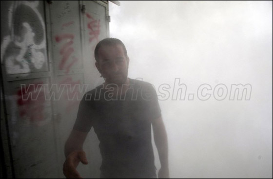 صور من المواجهات وحصار المصلين بالأقصى صورة رقم 6