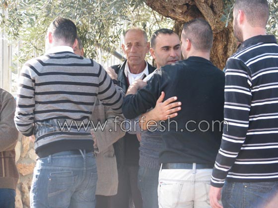 مأساة في دير حنا: تشييع جثمان الطفلة ميس حسين        صورة رقم 9