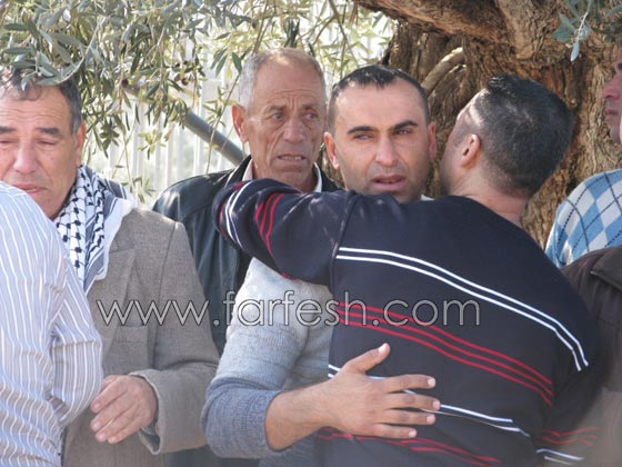 مأساة في دير حنا: تشييع جثمان الطفلة ميس حسين        صورة رقم 5