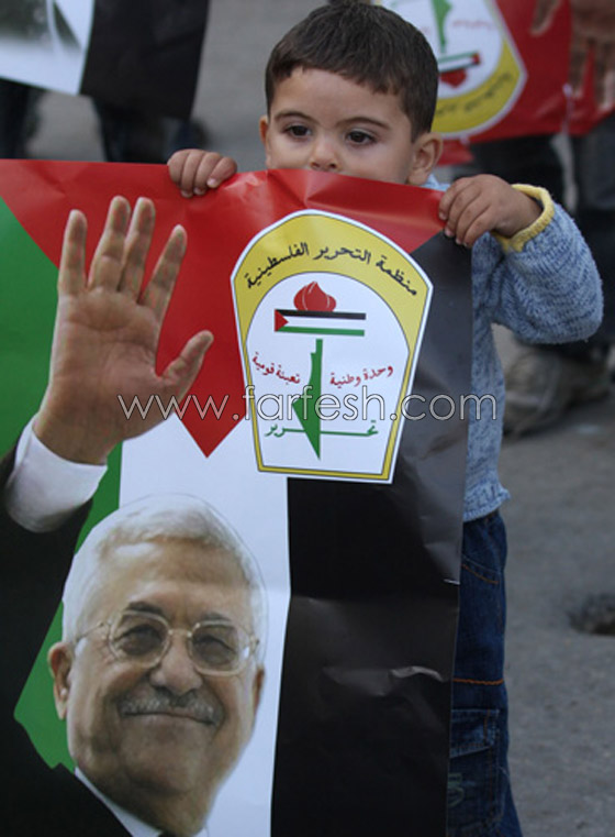 خروج مسيرات حاشدة بالضفة الغربية مؤيدة لمحمود عباس!  صورة رقم 2