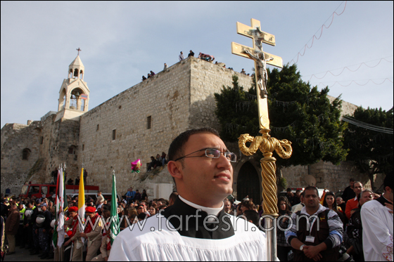 صور من مسيرة استقبال غبطة البطريرك فؤاد طوال صورة رقم 3 صور من مسيرة استقبال غبطة البطريرك فؤاد طوال صورة رقم 3