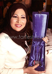 خديجة بن قنة هربت من الجزائر بسبب تهديدها بالقتل صورة رقم 2