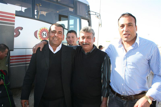 أهالي عرعرة النقب يستقبلون حجاج بيت الله الحرام   صورة رقم 41