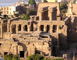 أهالي الأقصر يعتبرون 2010 عام تحدي القوة الغاشمة التي تريد تشريد المواطنين صورة رقم 1