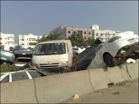 إرتفاع ضحايا الفيضانات في السعودية الى 103 قتيل صورة رقم 4