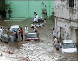 إرتفاع ضحايا الفيضانات في السعودية الى 103 قتيل صورة رقم 1