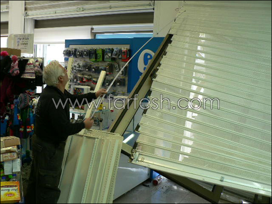 محاولة فاشلة لاقتحام سوبر فارم شفاعمرو بواسطة سيارة صورة رقم 13 محاولة فاشلة لاقتحام سوبر فارم شفاعمرو بواسطة سيارة صورة رقم 13