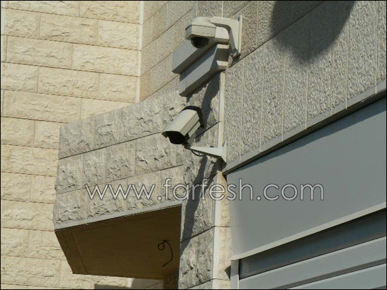 محاولة فاشلة لاقتحام سوبر فارم شفاعمرو بواسطة سيارة صورة رقم 8 محاولة فاشلة لاقتحام سوبر فارم شفاعمرو بواسطة سيارة صورة رقم 8