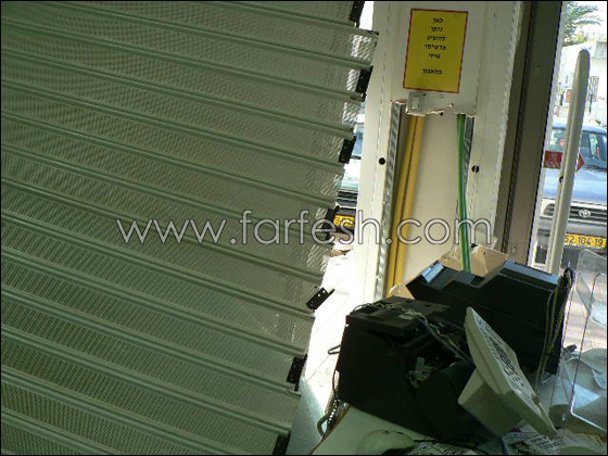 محاولة فاشلة لاقتحام سوبر فارم شفاعمرو بواسطة سيارة صورة رقم 7 محاولة فاشلة لاقتحام سوبر فارم شفاعمرو بواسطة سيارة صورة رقم 7