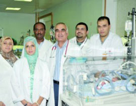 ولادة نادرة لأربعة توائم أصحاء من أم كويتية!!        صورة رقم 1