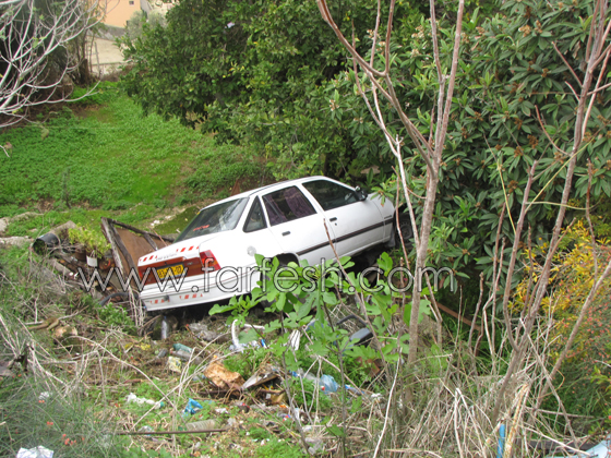 اصابة سيدة من يافة الناصرة اثر انزلاق سيارتها  صورة رقم 3