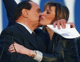 عرض شريط مخل بالاداب لحفيدة موسوليني مقابل مليون يورو!  صورة رقم 1