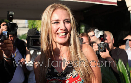 مومس تنشر كتاباً عن علاقاتها النوعية مع برلسكوني  صورة رقم 9