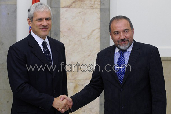 زجاجة شمبانيا تهدد الرئيس الصربي بالسجن أو بغرامة! صورة رقم 2 زجاجة شمبانيا تهدد الرئيس الصربي بالسجن أو بغرامة! صورة رقم 2