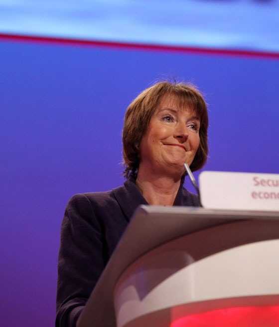 وزيرة بريطانية تدفع ضريبة الكلام بالهاتف النقال!!        صورة رقم 10